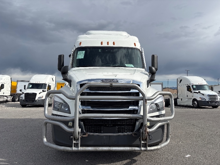 2021 Freightliner Cascadia in Salt Lake City, UT — photo 2