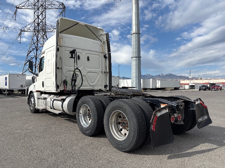 2021 Freightliner Cascadia in Salt Lake City, UT — photo 5