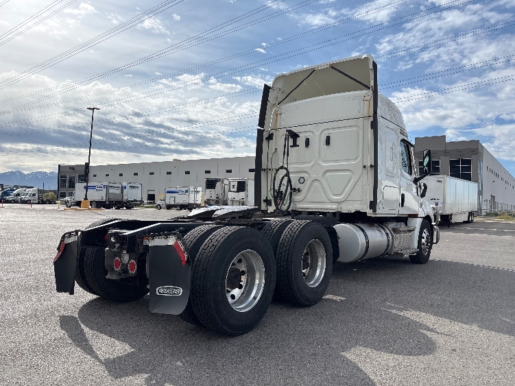 2021 Freightliner Cascadia in Salt Lake City, UT — photo 7
