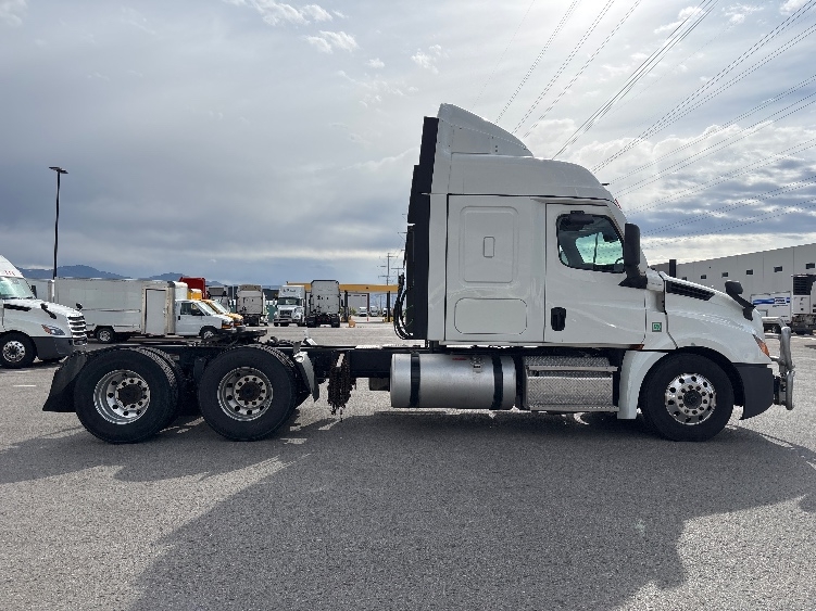 2021 Freightliner Cascadia in Salt Lake City, UT — photo 8