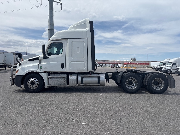 2021 Freightliner Cascadia in Salt Lake City, UT — photo 4