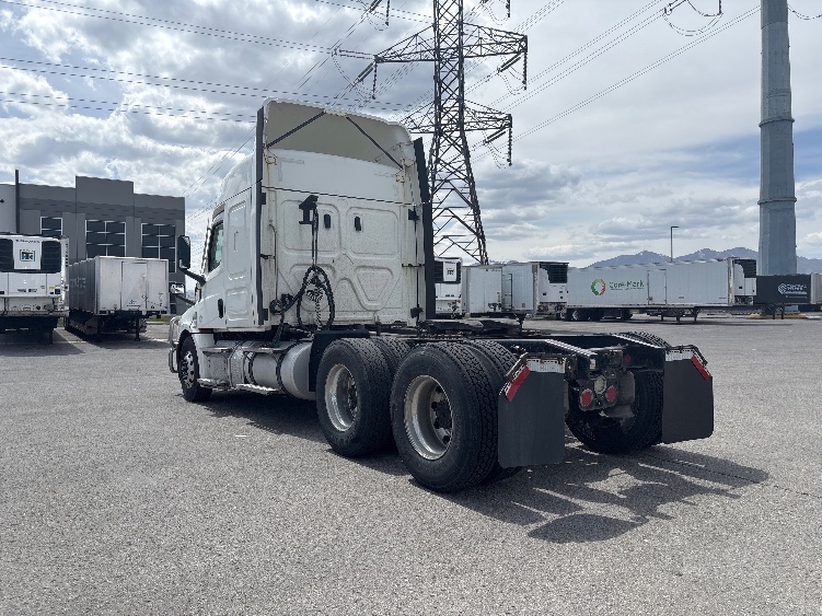 2021 Freightliner Cascadia in Salt Lake City, UT — photo 5
