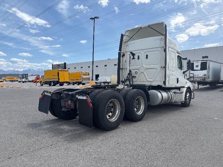 2021 Freightliner Cascadia in Salt Lake City, UT — photo 7