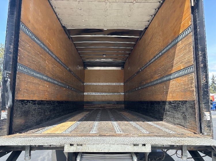 2020 Freightliner eM2 in Kent, WA — photo 10