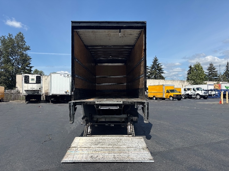 2020 Freightliner eM2 in Kent, WA — photo 9