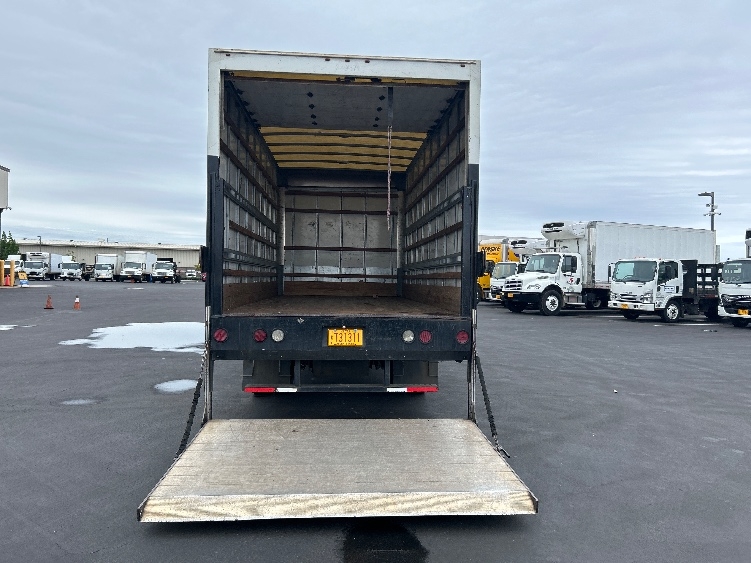 2020 Isuzu NQR in Torrance, CA — photo 9