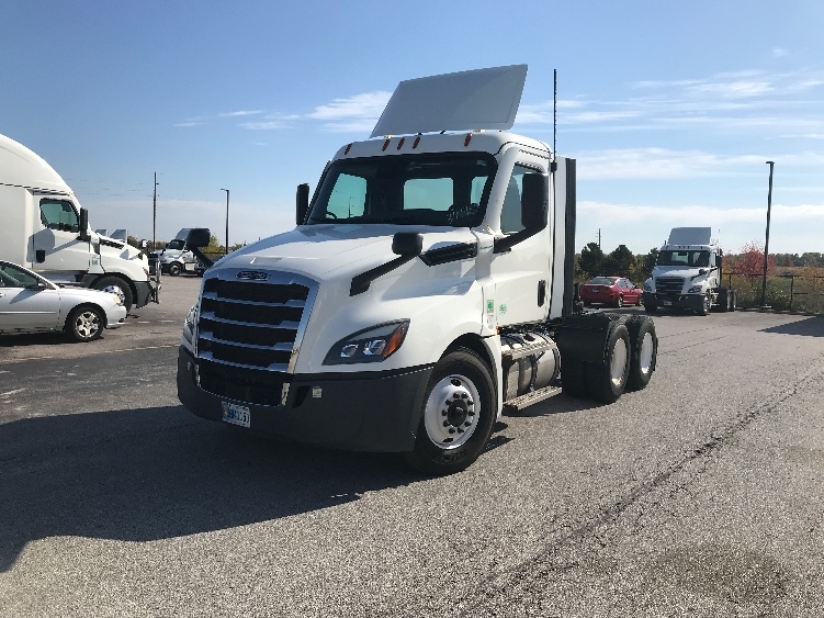 2020 Freightliner Cascadia in Louisville, KY — photo 3