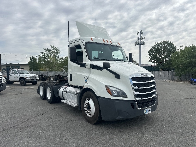 2020 Freightliner Cascadia