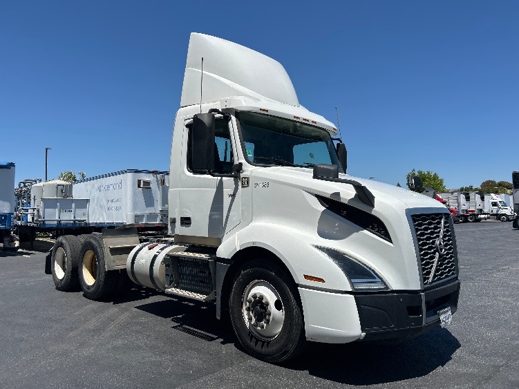 2020 Volvo VNL 300