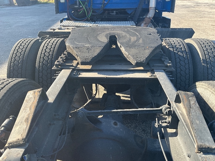 2020 Volvo VNR 640 in Tampa, FL — photo 6