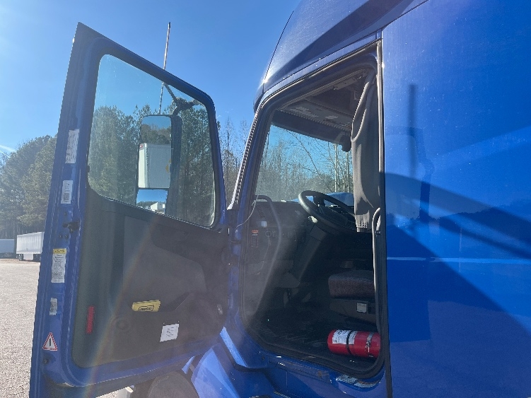 2020 Volvo VNL 760 in Atlanta, GA — photo 9