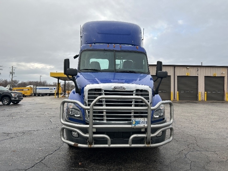 2020 Freightliner in Elkhart, IN — photo 2