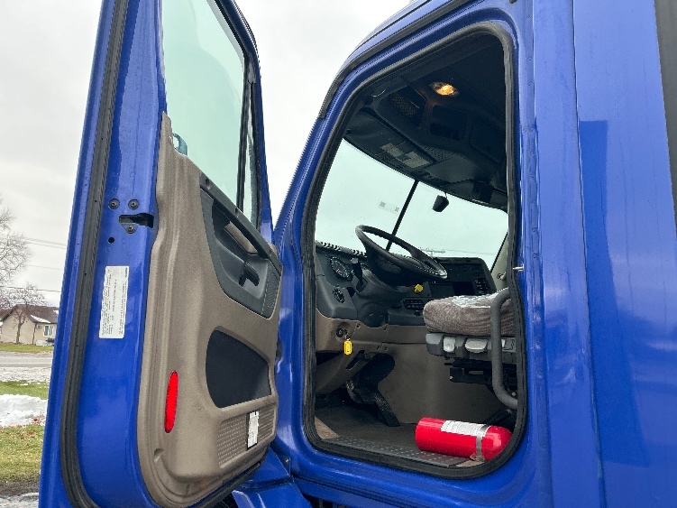 2020 Freightliner in Elkhart, IN — photo 9