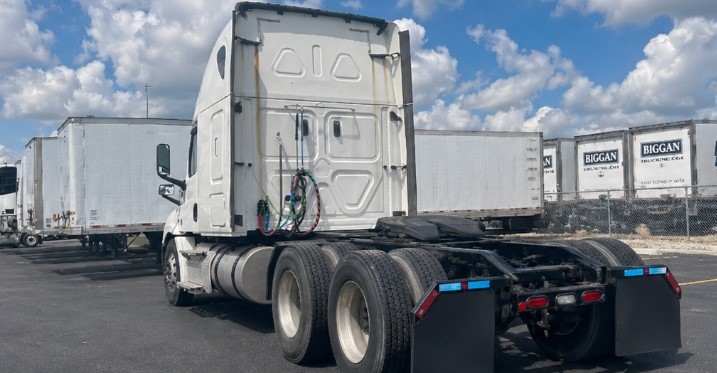 2020 Freightliner Cascadia in Columbus, OH — photo 5