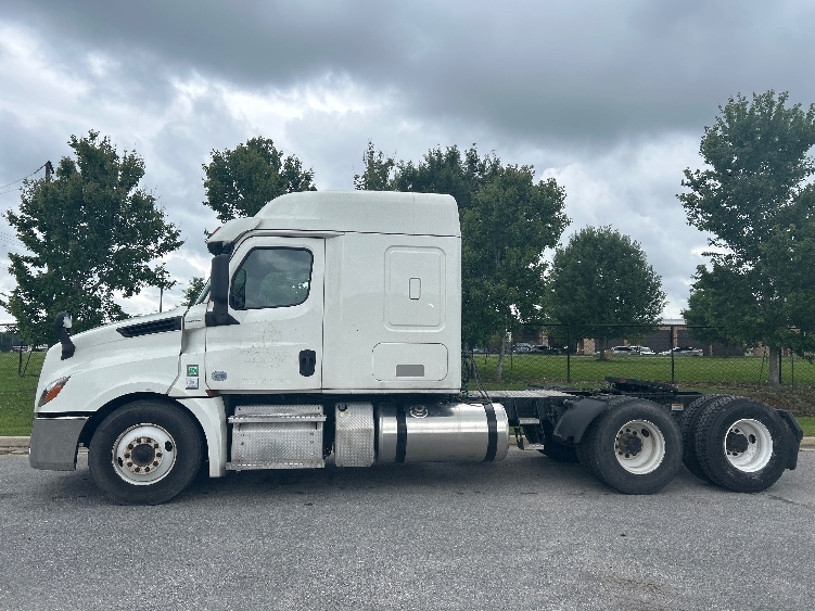 2020 Freightliner Cascadia in Hammond, LA — photo 4