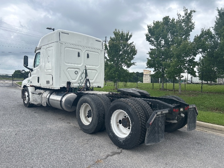 2020 Freightliner Cascadia in Hammond, LA — photo 5