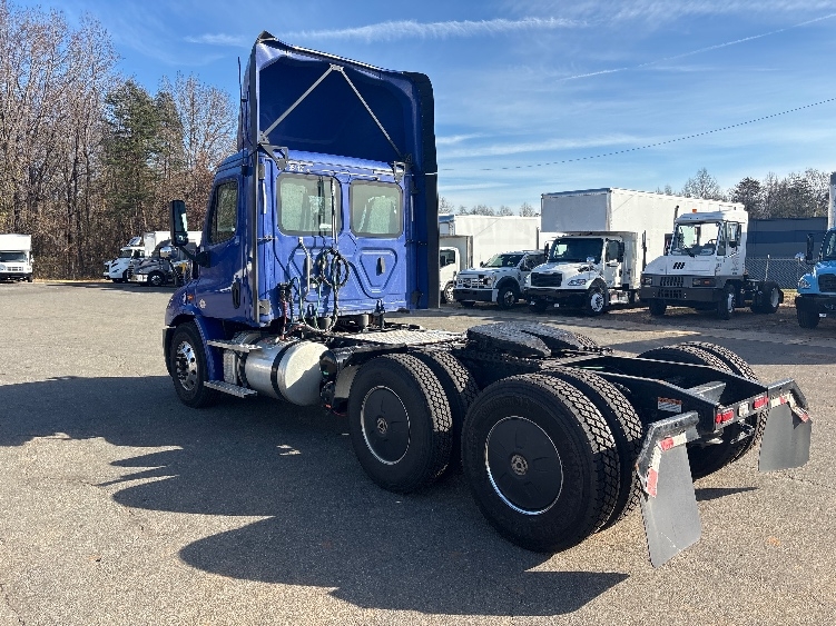2020 Freightliner Cascadia in Greensboro, NC — photo 5