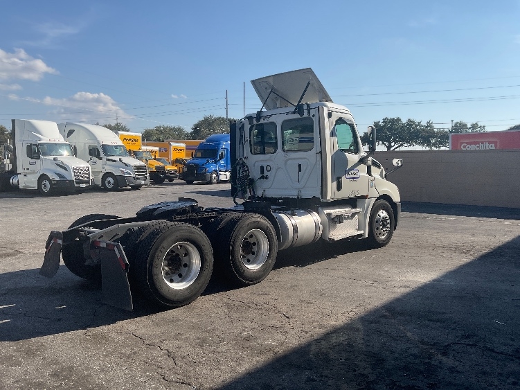 2020 Freightliner Cascadia in Ocala, FL — photo 7