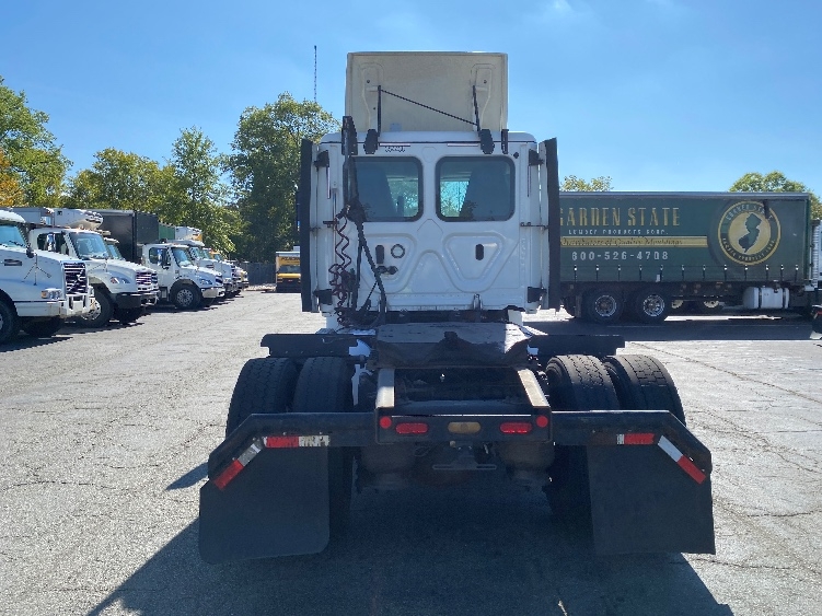 2020 Freightliner Cascadia in Parsippany, NJ — photo 6