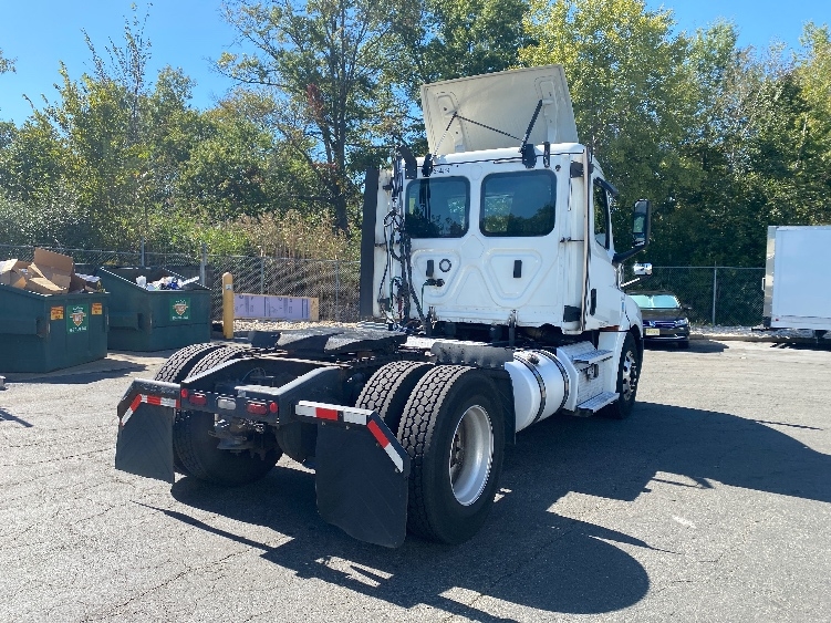 2020 Freightliner Cascadia in Parsippany, NJ — photo 7