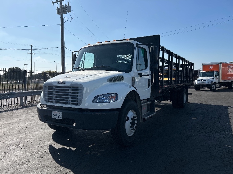 2021 Freightliner eM2 in Torrance, CA — photo 3