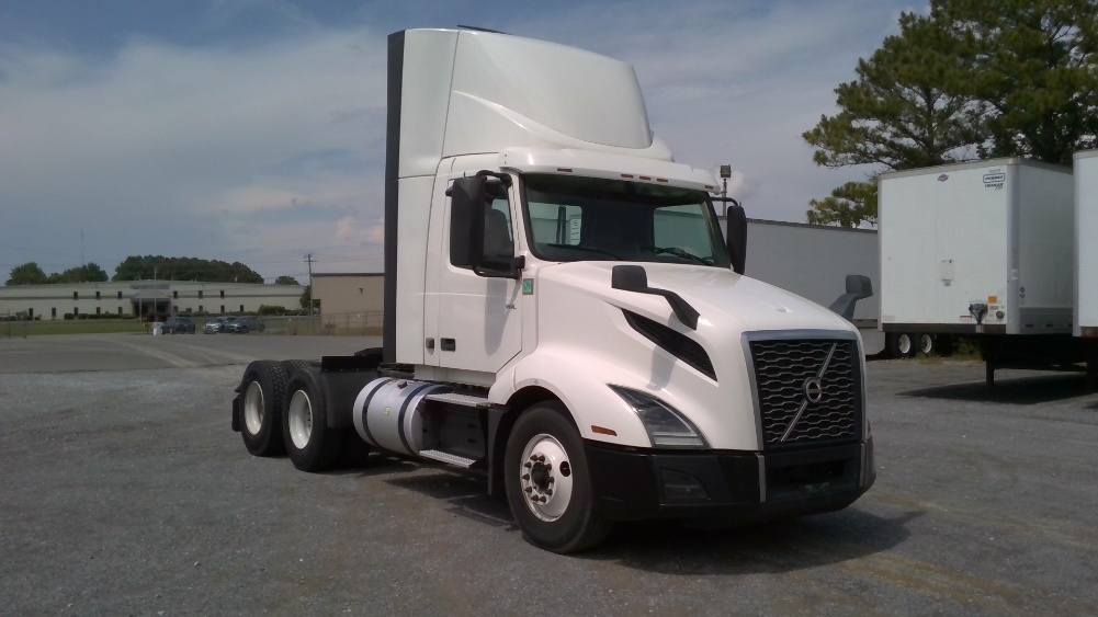 2020 Volvo VNL 300