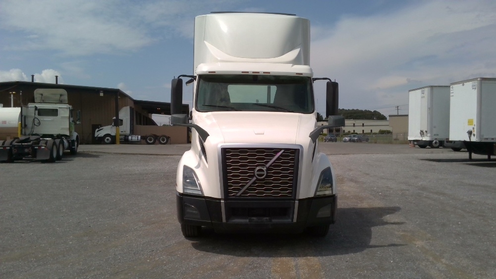2020 Volvo VNL 300 in Boaz, AL — photo 2