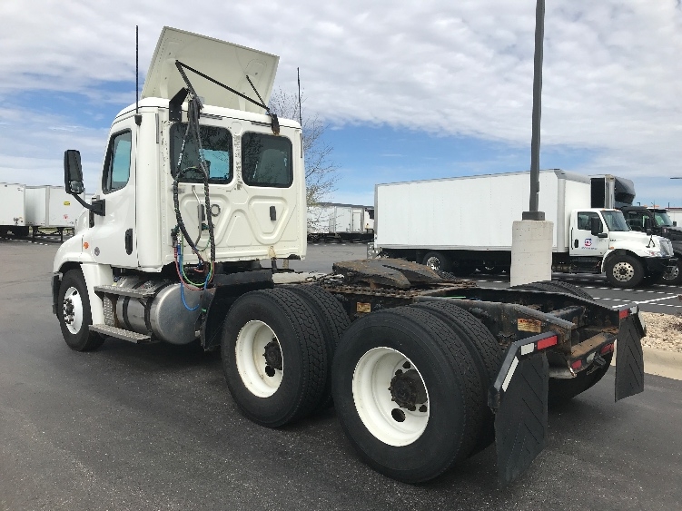 2020 Freightliner Cascadia in Windsor, WI — photo 5