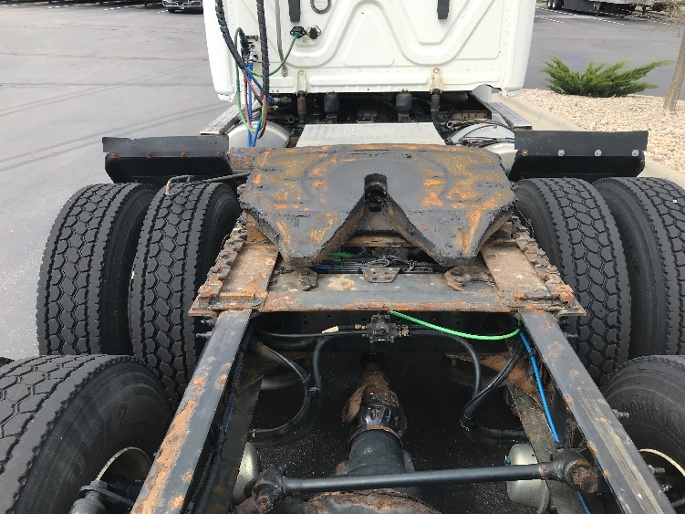 2020 Freightliner Cascadia in Windsor, WI — photo 6