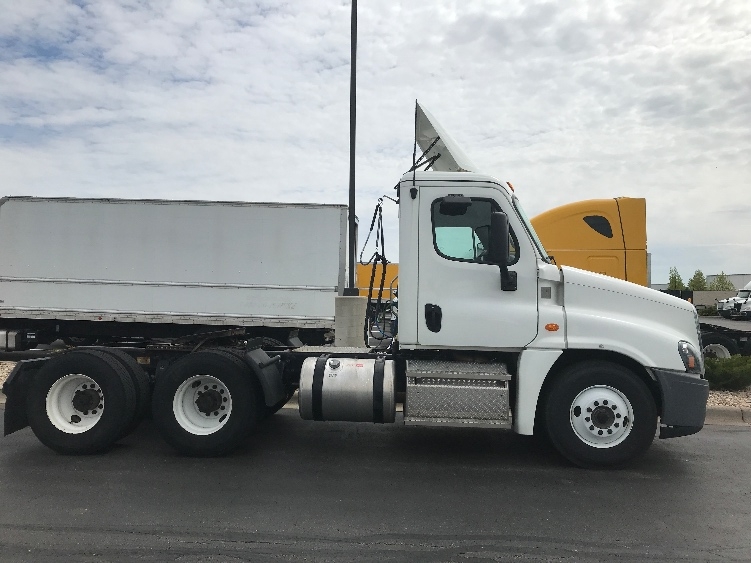 2020 Freightliner Cascadia in Windsor, WI — photo 8