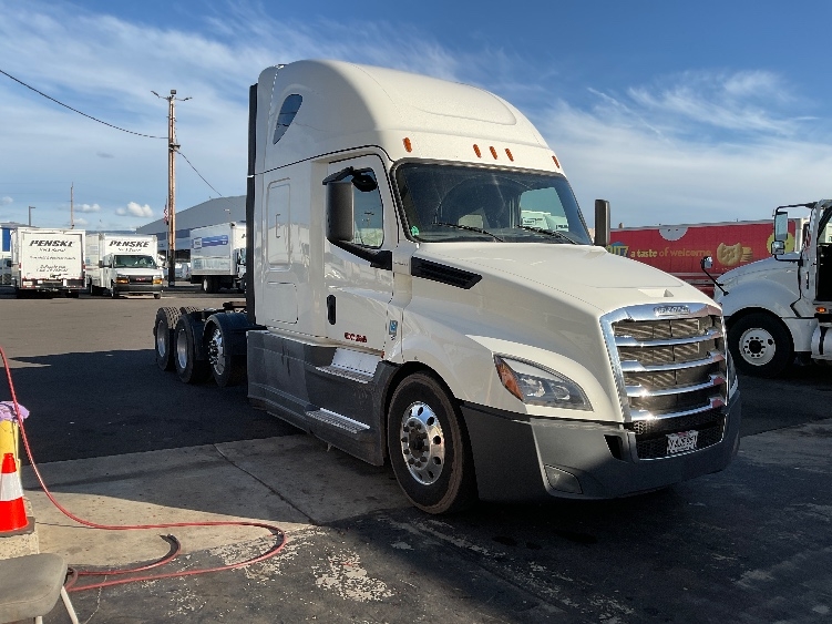 2020 Freightliner Cascadia