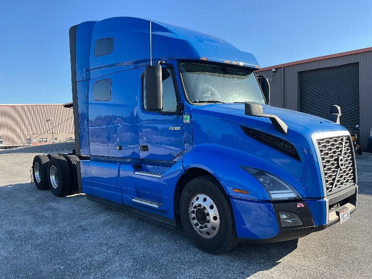 2021 Volvo VNL 760 in Winter Haven, FL