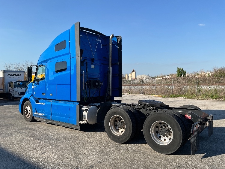 2021 Volvo VNL 760 in Winter Haven, FL — photo 5