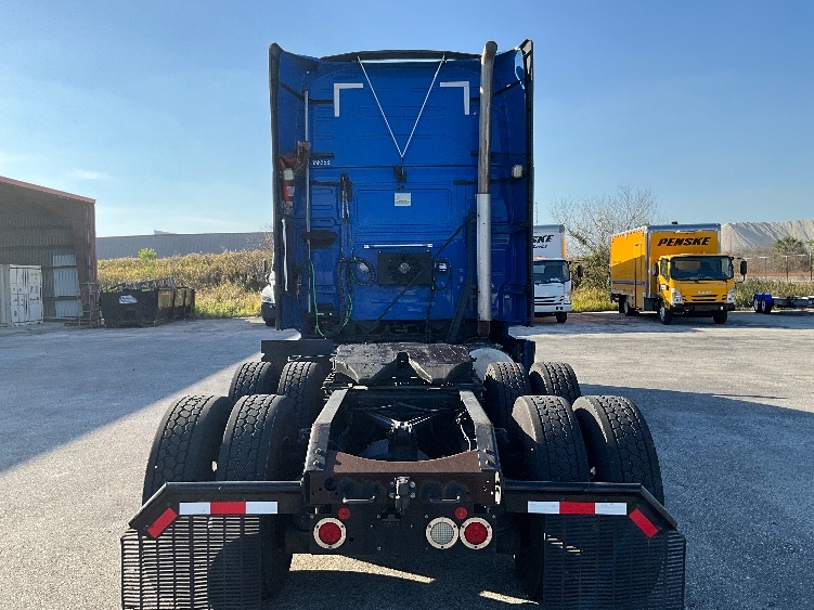 2021 Volvo VNL 760 in Winter Haven, FL — photo 6