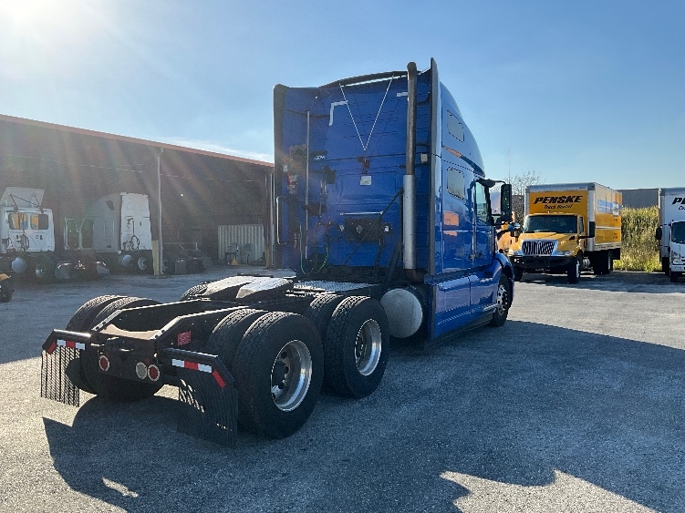 2021 Volvo VNL 760 in Winter Haven, FL — photo 7