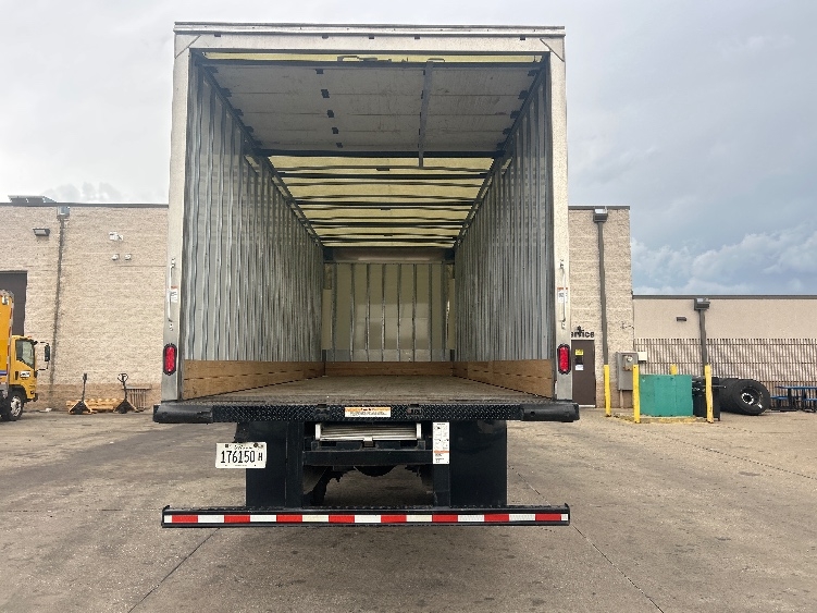 2020 Freightliner eM2 in La Porte, IN — photo 8