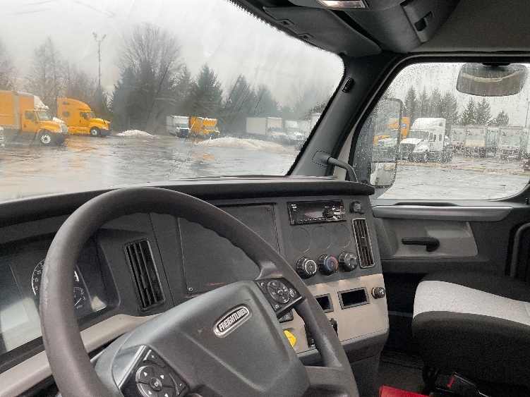 2020 Freightliner Cascadia in Middlefield, OH — photo 10