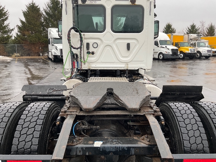 2020 Freightliner Cascadia in Middlefield, OH — photo 6