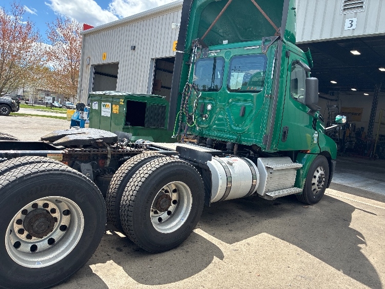 2020 Freightliner Cascadia in Londonderry, NH — photo 8