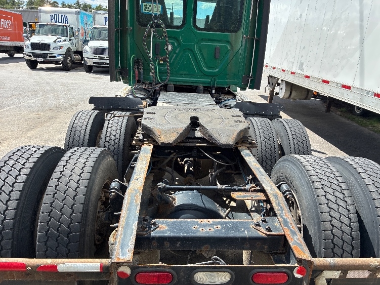 2020 Freightliner Cascadia in Londonderry, NH — photo 6