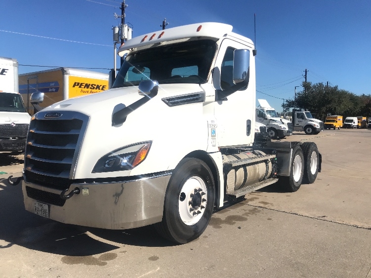 2020 Freightliner Cascadia in Houston, TX — photo 3