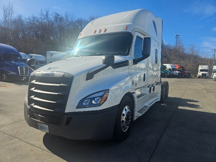 2020 Freightliner in Moberly, MO — photo 3