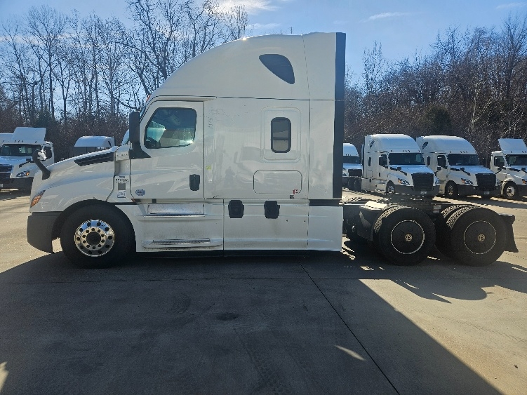 2020 Freightliner in Moberly, MO — photo 4