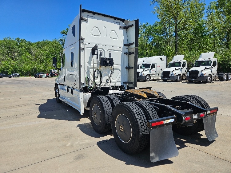 2020 Freightliner Cascadia in Moberly, MO — photo 5