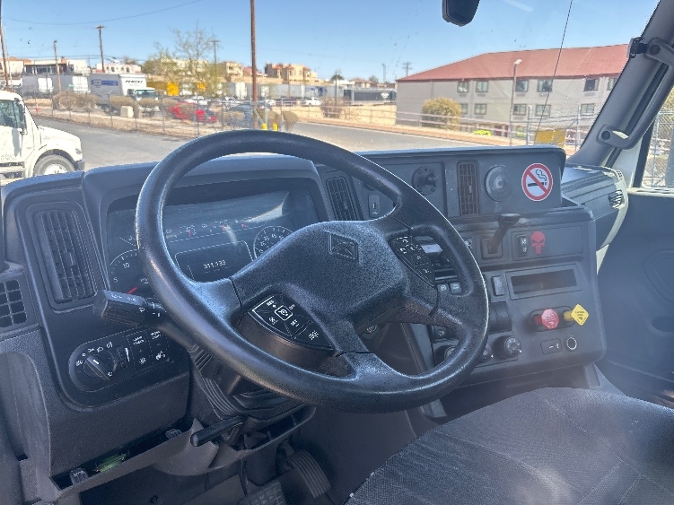 2020 International LT in El Paso, TX — photo 10