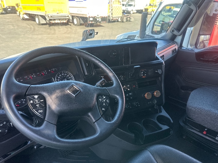 2020 International LT in West Sacramento, CA — photo 10