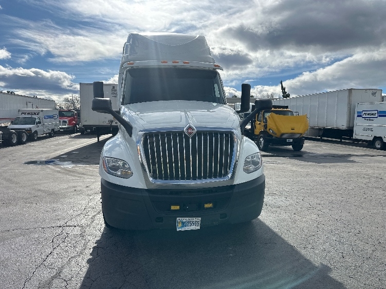 2020 International LT in West Sacramento, CA — photo 2