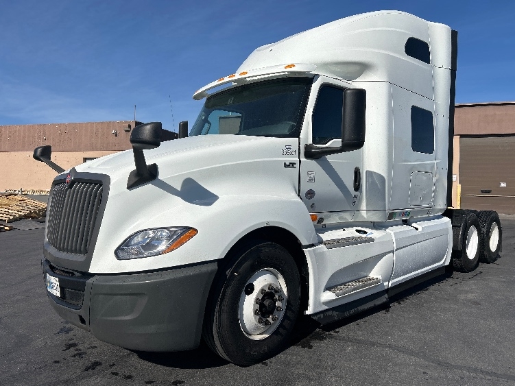 2020 International LT in Las Vegas, NV — photo 3