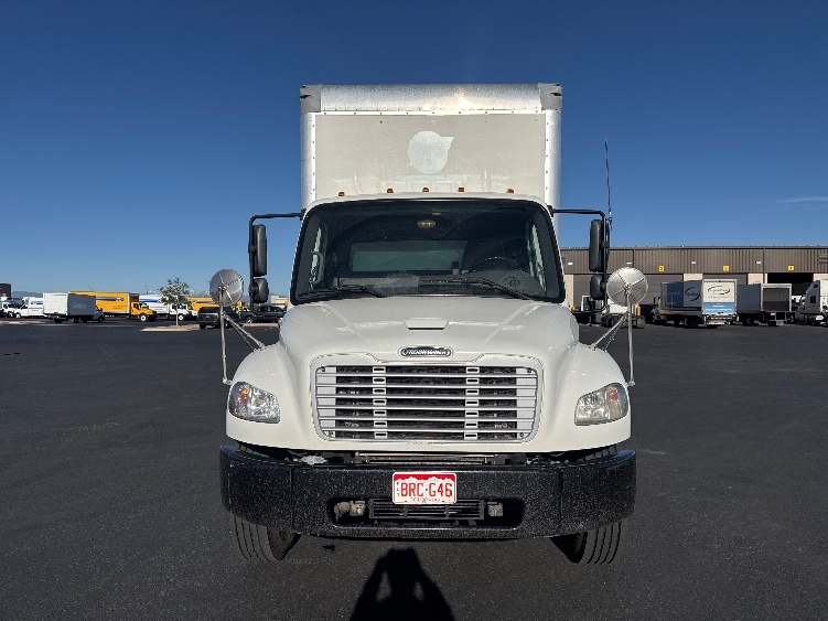2020 Freightliner M2 106 in Phoenix, AZ — photo 2