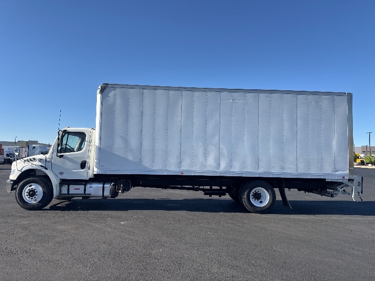 2020 Freightliner M2 106 in Phoenix, AZ — photo 4